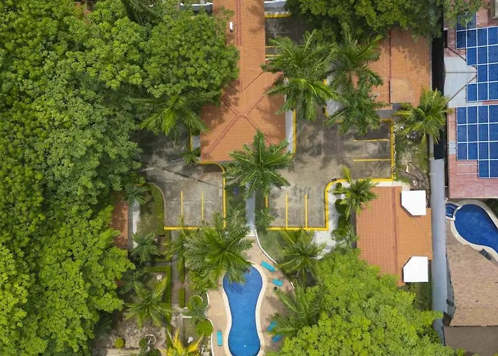 Ground-Floor Studio W/ Pool Access, Walk To Beach! * Coco