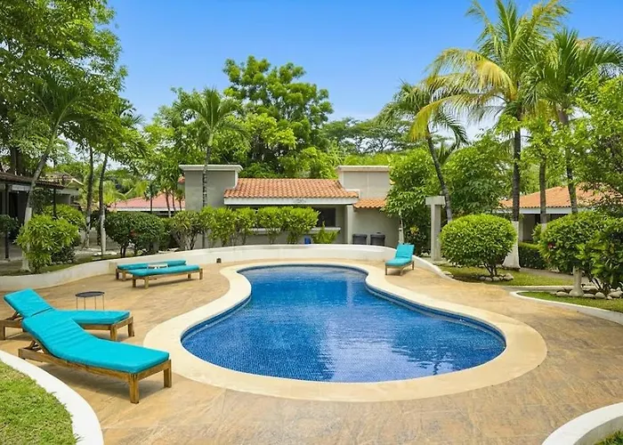 Ground-Floor Studio W/ Pool Access, Walk To Beach! Coco