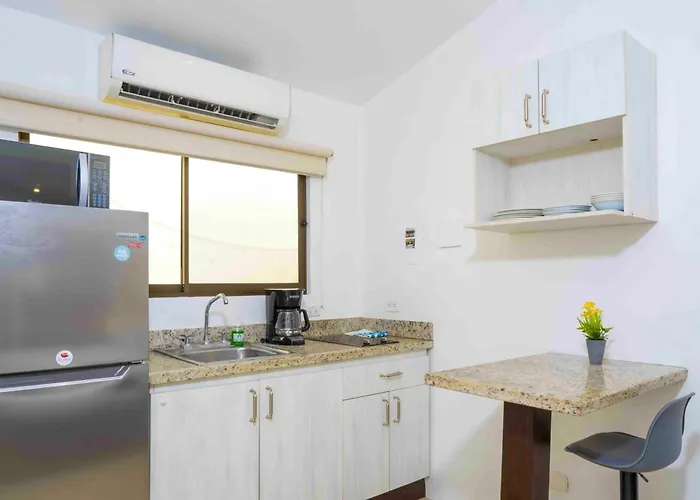 Apartment Ground-floor W/ Pool Access, Walk To Beach! *