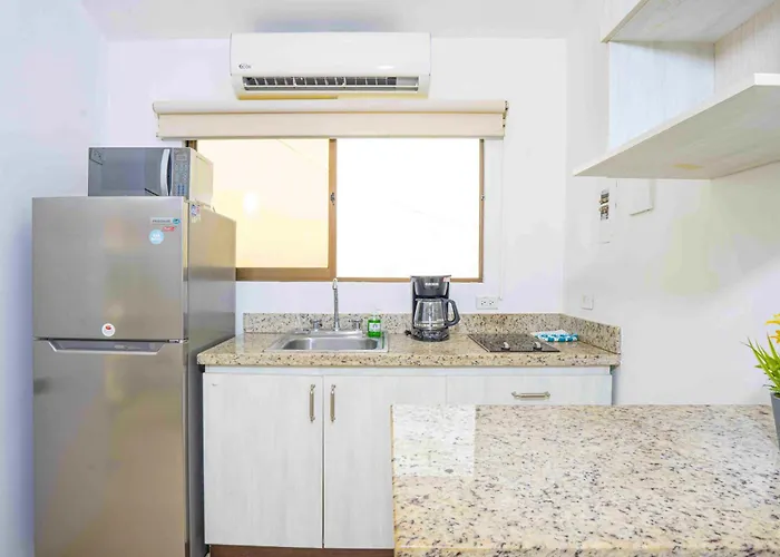 Ground-floor W/ Pool Access, Walk To Beach! * Coco